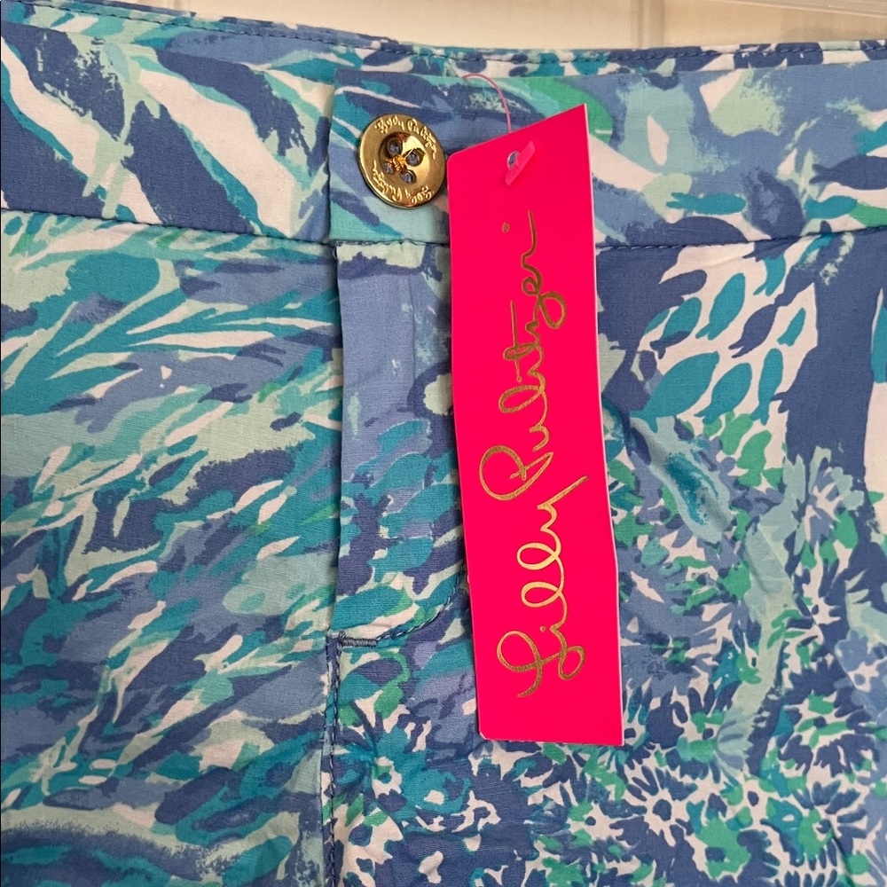 Lilly Pulitzer Scalloped Patterned Women's Shorts - Picture 3 of 6